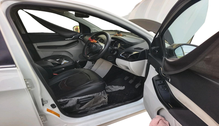 2023 Tata TIGOR XZ PLUS PETROL, CNG, Manual, 39,928 km, interior