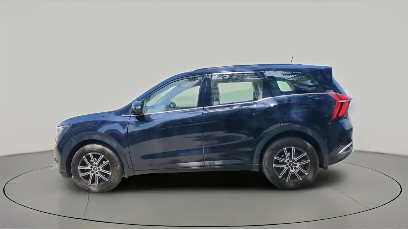 2023 Mahindra XUV700 AX 7 LUXURY D AT 7 STR, Diesel, Automatic, 49,285 km, exterior