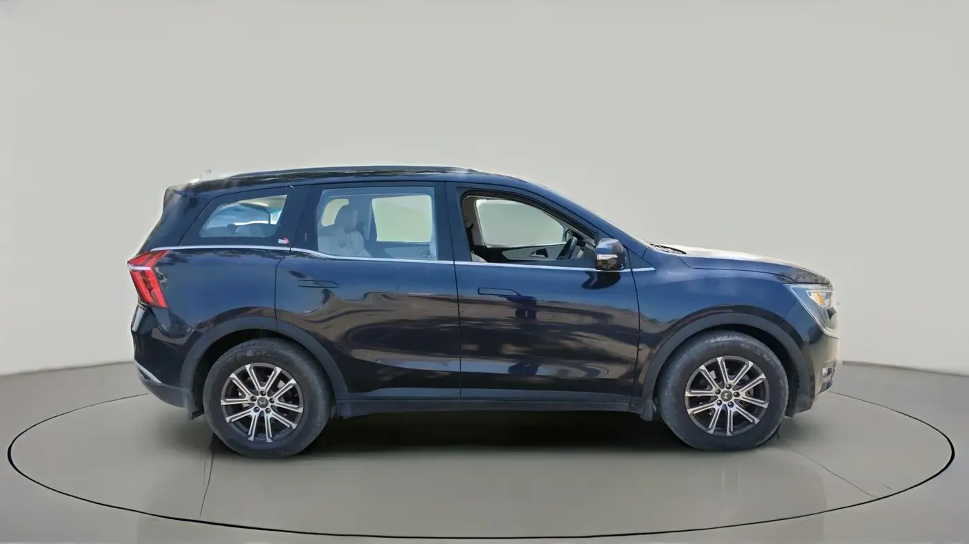 2023 Mahindra XUV700 AX 7 LUXURY D AT 7 STR, Diesel, Automatic, 49,285 km, exterior