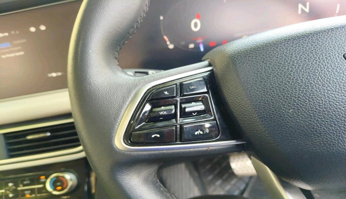 2023 Mahindra XUV700 AX 7 LUXURY D AT 7 STR, Diesel, Automatic, 49,285 km, interior