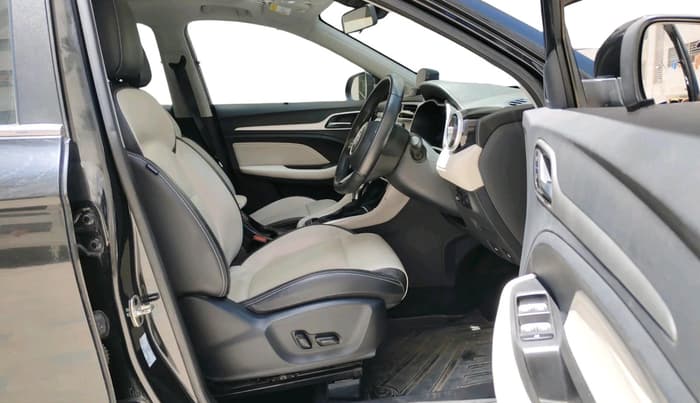 2022 MG ASTOR SAVVY 1.5 CVT, Petrol, Automatic, 32,243 km, interior