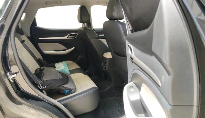 2022 MG ASTOR SAVVY 1.5 CVT, Petrol, Automatic, 32,243 km, interior