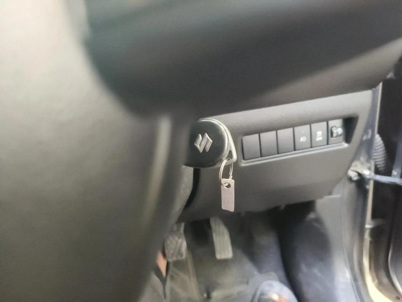 2023 Maruti Swift VXI, Petrol, Manual, 42,451 km, interior
