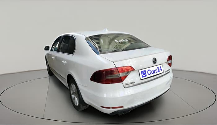 2015 Skoda Superb ELEGANCE 2.0 TDI CR AT, Diesel, Automatic, 1,16,390 km, exterior