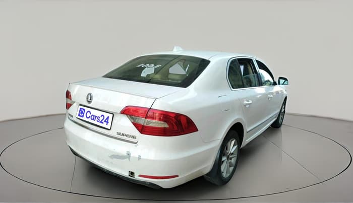 2015 Skoda Superb ELEGANCE 2.0 TDI CR AT, Diesel, Automatic, 1,16,390 km, exterior