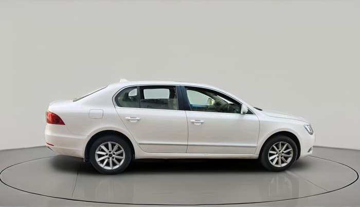 2015 Skoda Superb ELEGANCE 2.0 TDI CR AT, Diesel, Automatic, 1,16,390 km, exterior