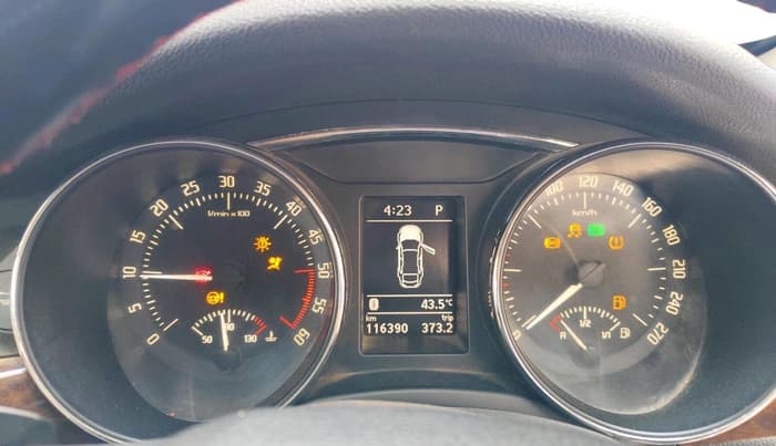 2015 Skoda Superb ELEGANCE 2.0 TDI CR AT, Diesel, Automatic, 1,16,390 km, interior