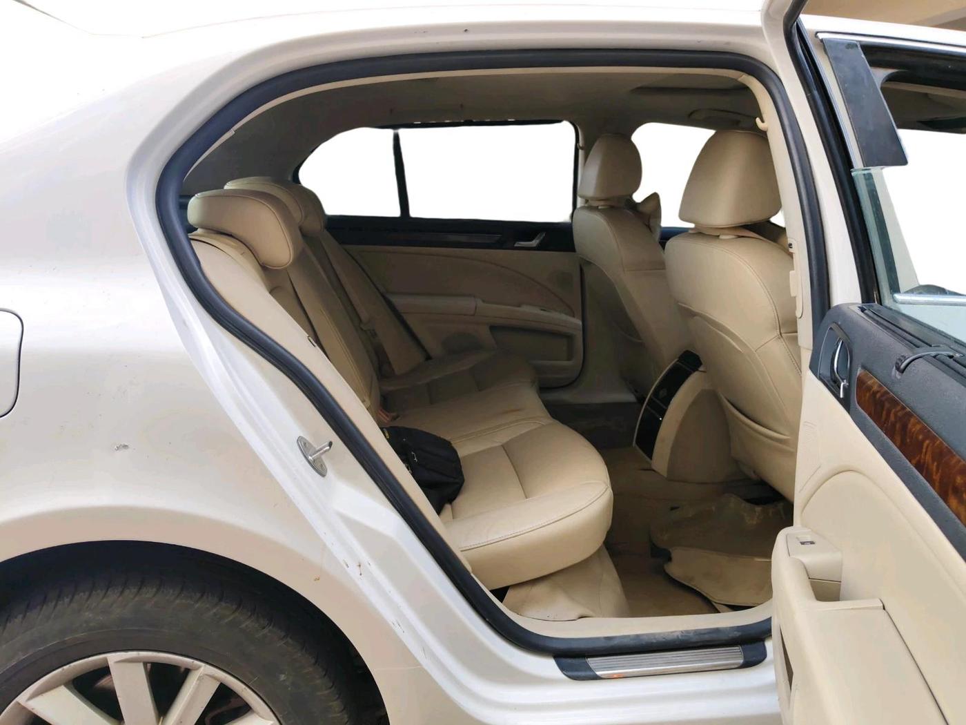 2015 Skoda Superb ELEGANCE 2.0 TDI CR AT, Diesel, Automatic, 1,16,390 km, interior