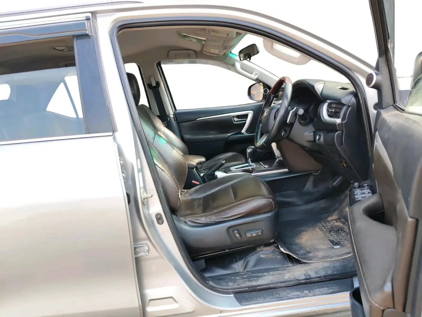 2017 Toyota Fortuner 2.8 4X2 AT, Diesel, Automatic, 1,52,473 km, interior