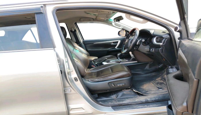 2017 Toyota Fortuner 2.8 4X2 AT, Diesel, Automatic, 1,52,473 km, interior