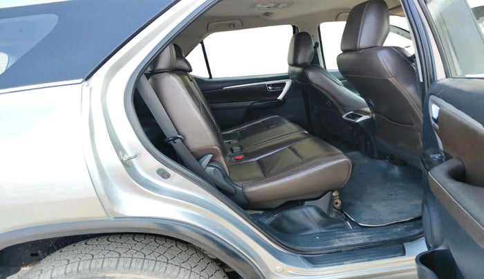 2017 Toyota Fortuner 2.8 4X2 AT, Diesel, Automatic, 1,52,473 km, interior