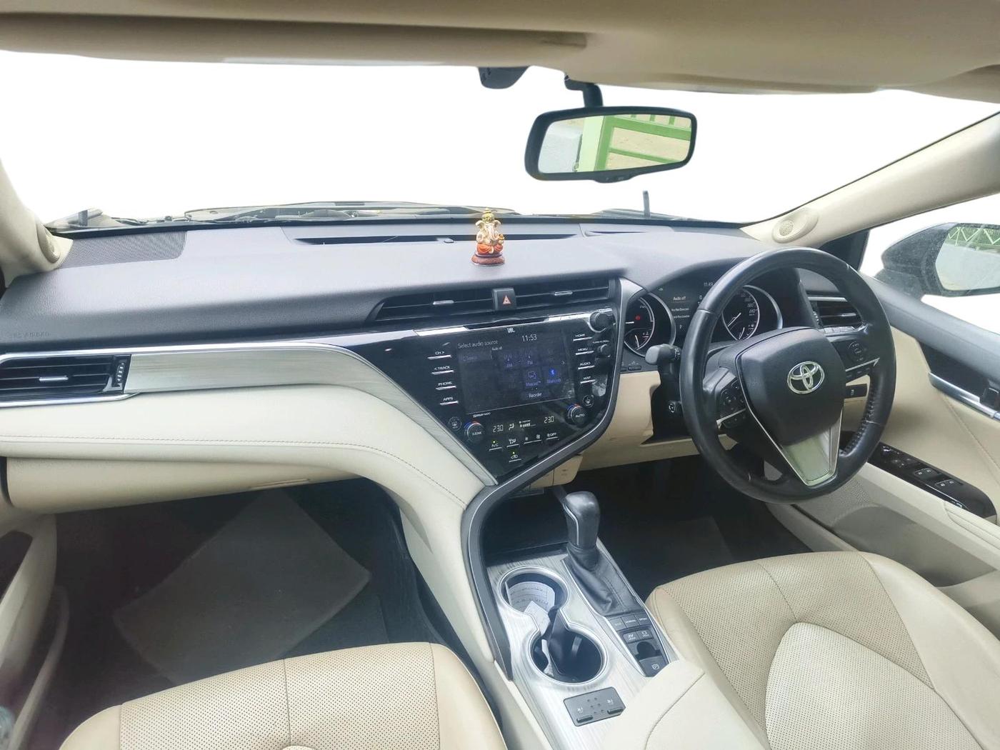 2021 Toyota Camry HYBRID, Hybrid, Automatic, 1,04,942 km, interior