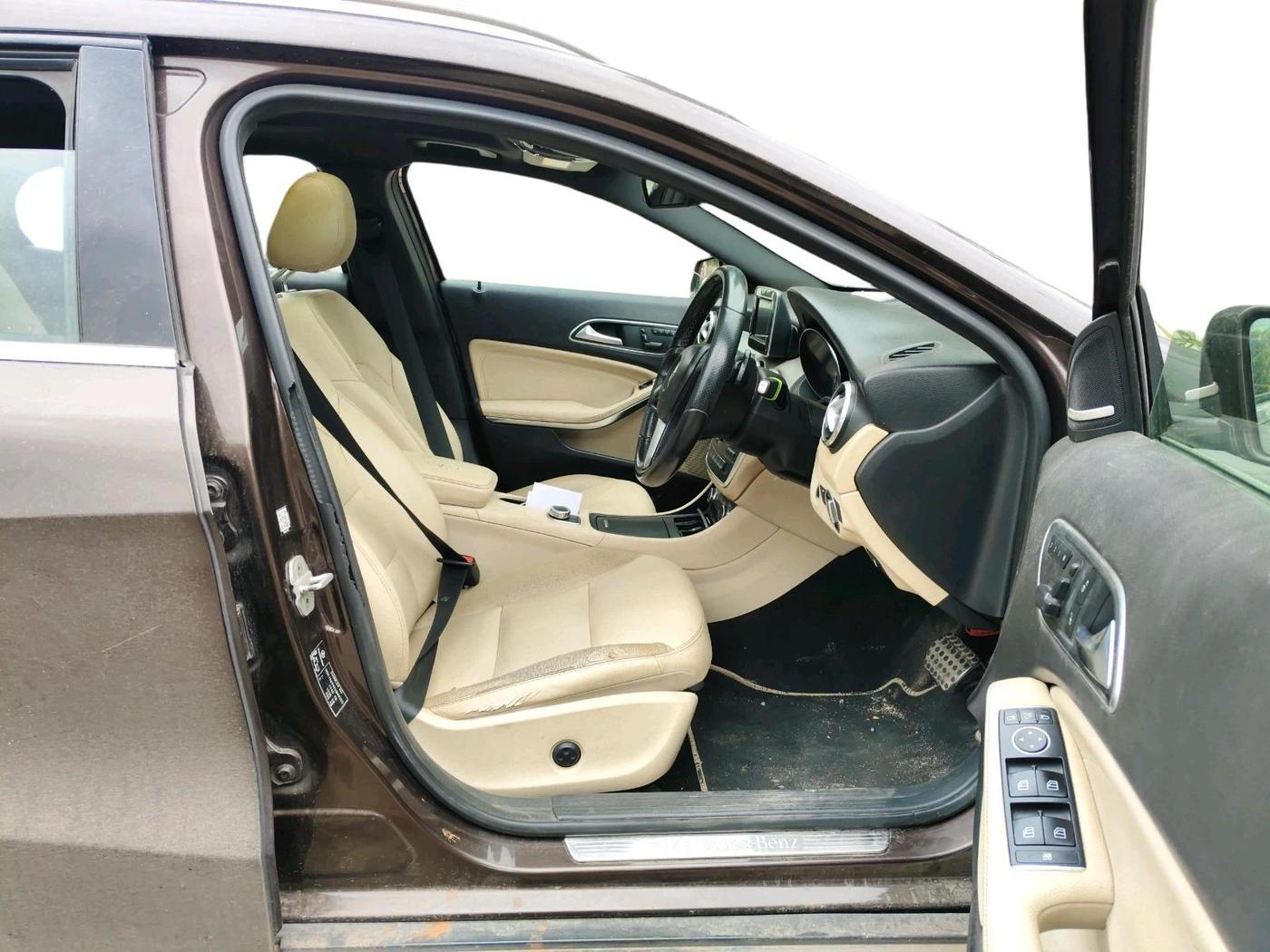 2014 Mercedes Benz C Class C 200 AVANTGARDE, Petrol, Automatic, 1,08,304 km, interior