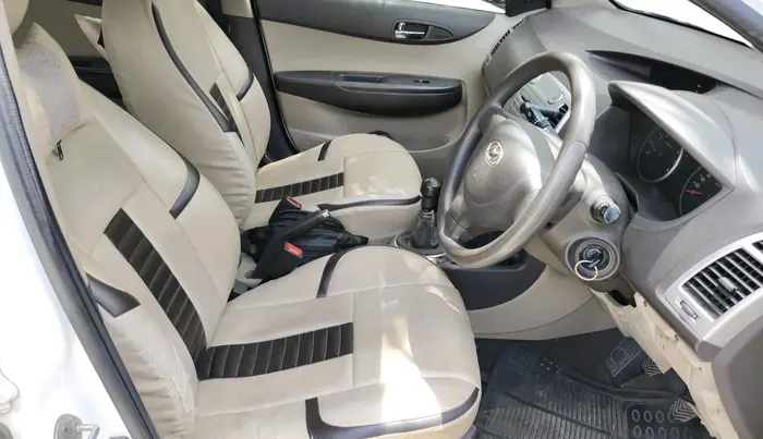 2011 Hyundai i20 MAGNA 1.2, Petrol, Manual, 1,04,699 km, interior