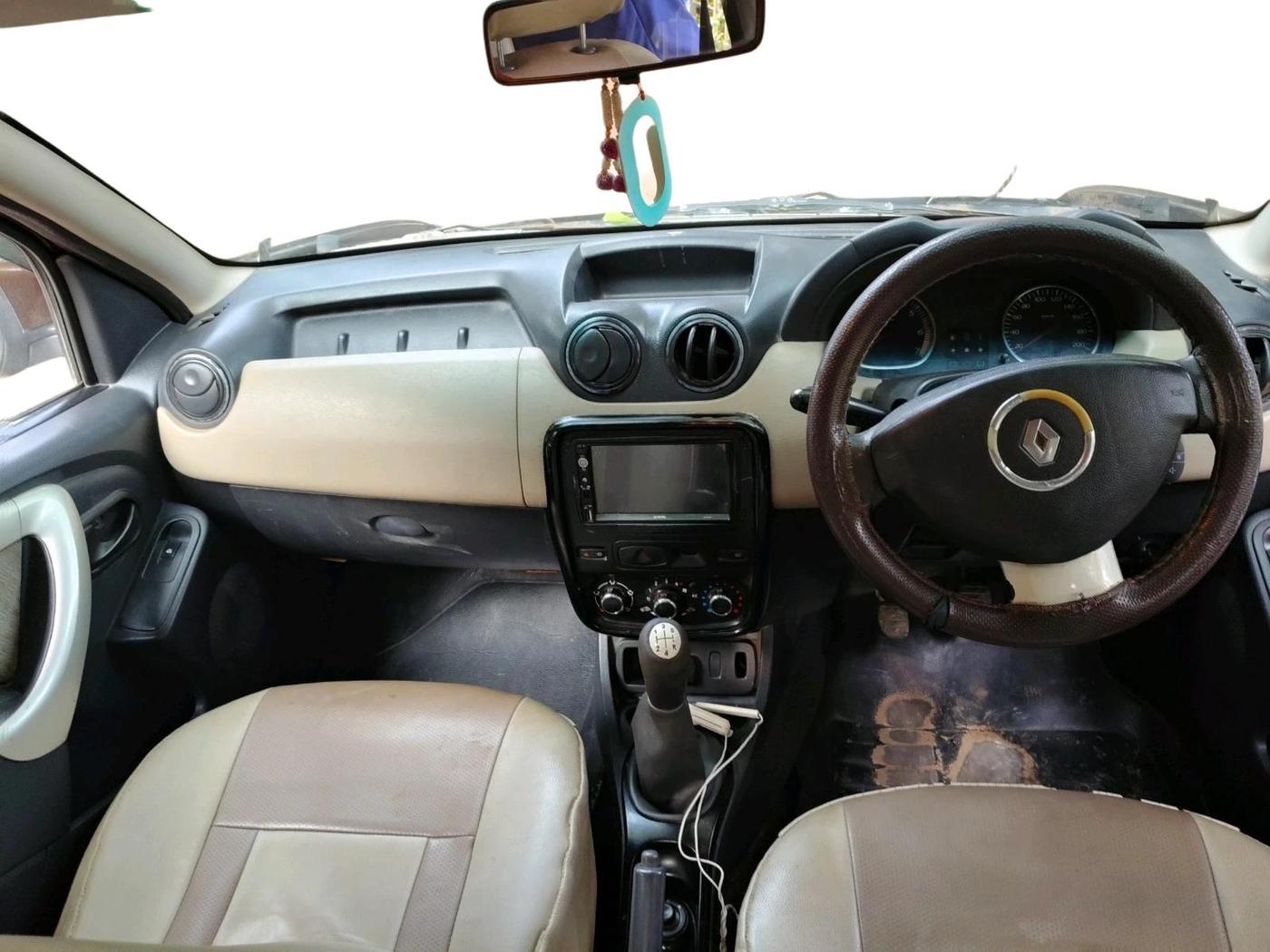 2013 Renault Duster 85 PS RXL DIESEL, Diesel, Manual, 2,02,184 km, interior