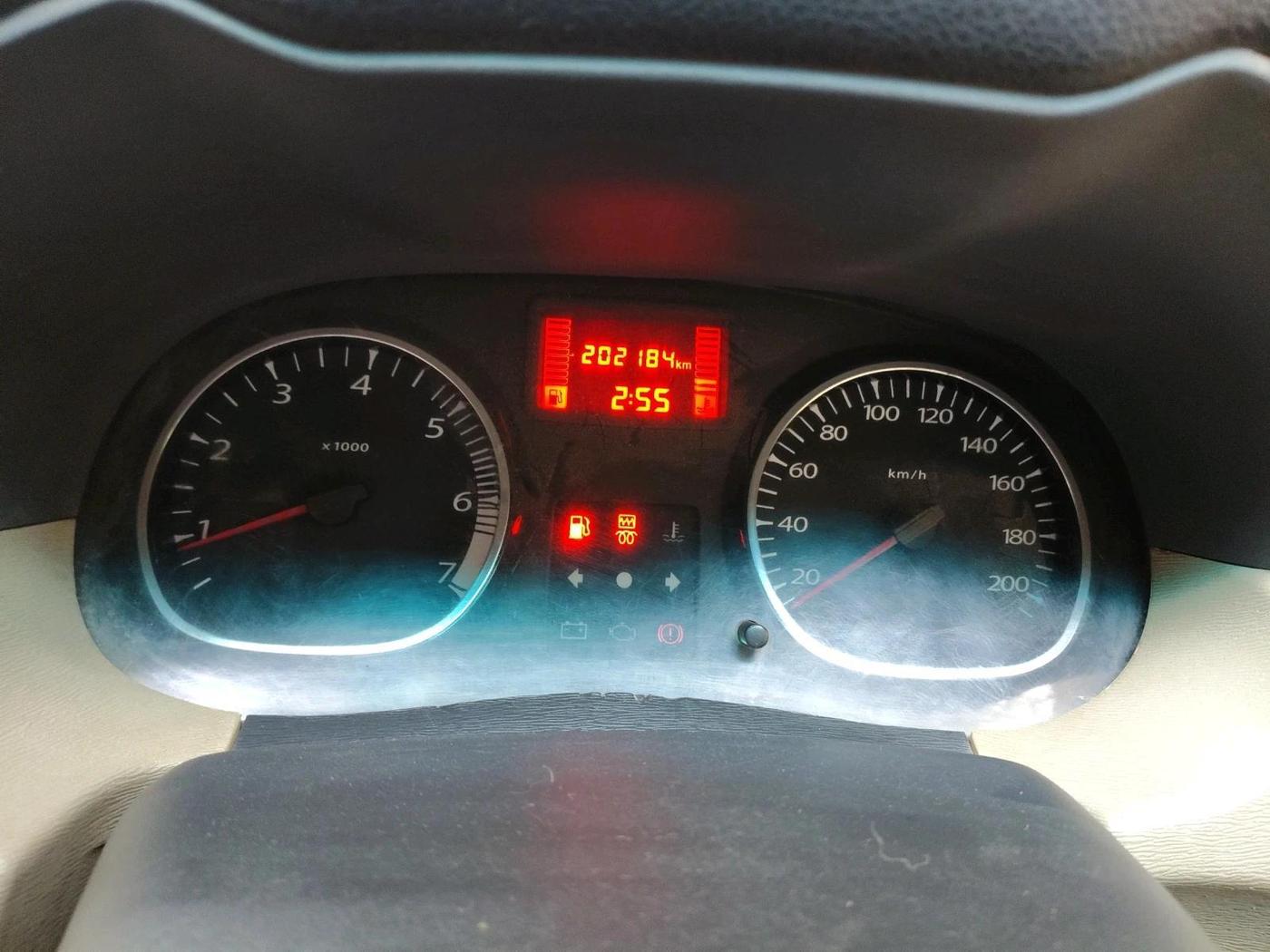 2013 Renault Duster 85 PS RXL DIESEL, Diesel, Manual, 2,02,184 km, interior