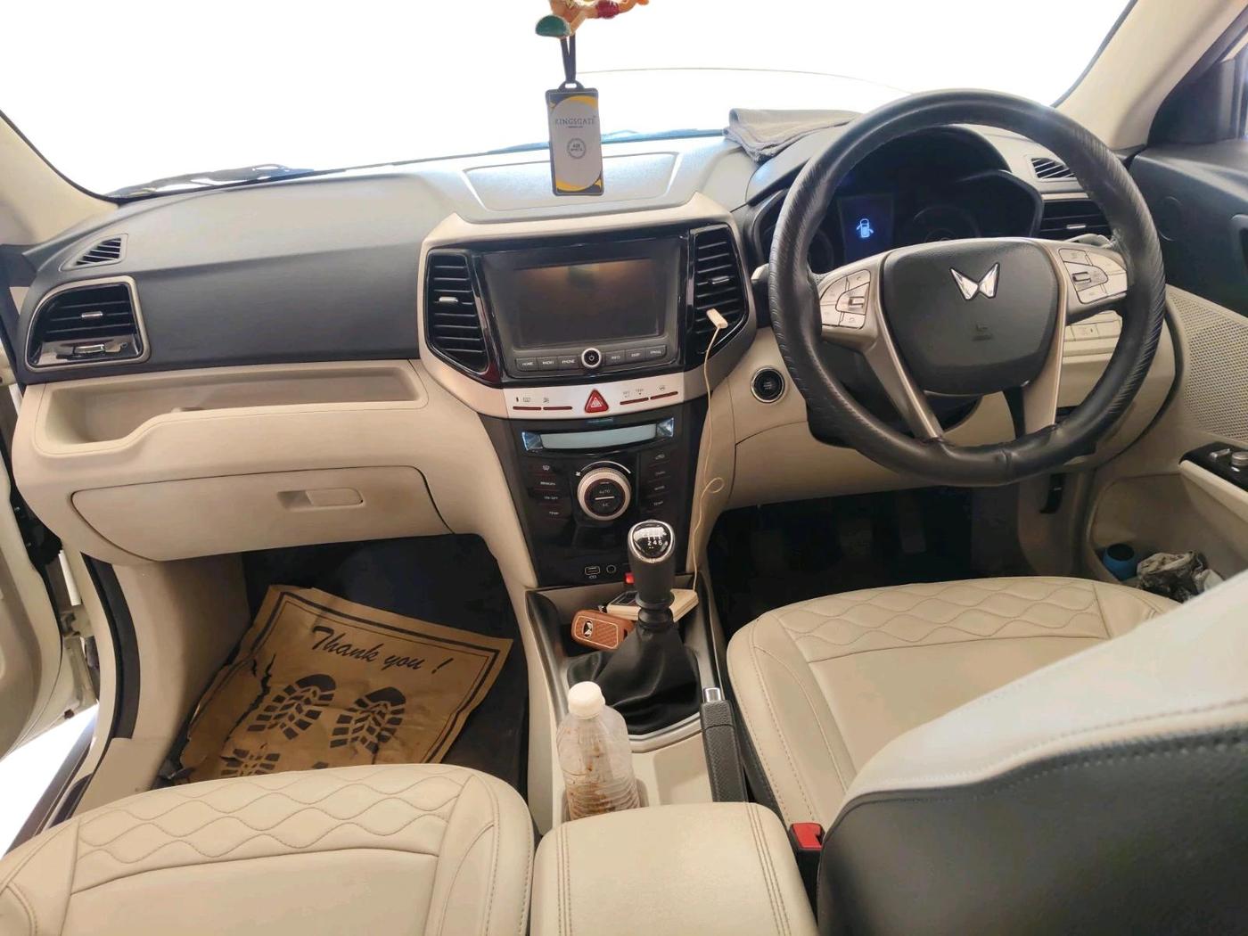 2023 Mahindra XUV300 W8 1.5 DIESEL, Diesel, Manual, 44,493 km, interior