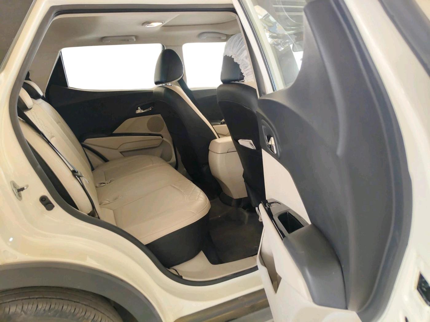 2023 Mahindra XUV300 W8 1.5 DIESEL, Diesel, Manual, 44,493 km, interior