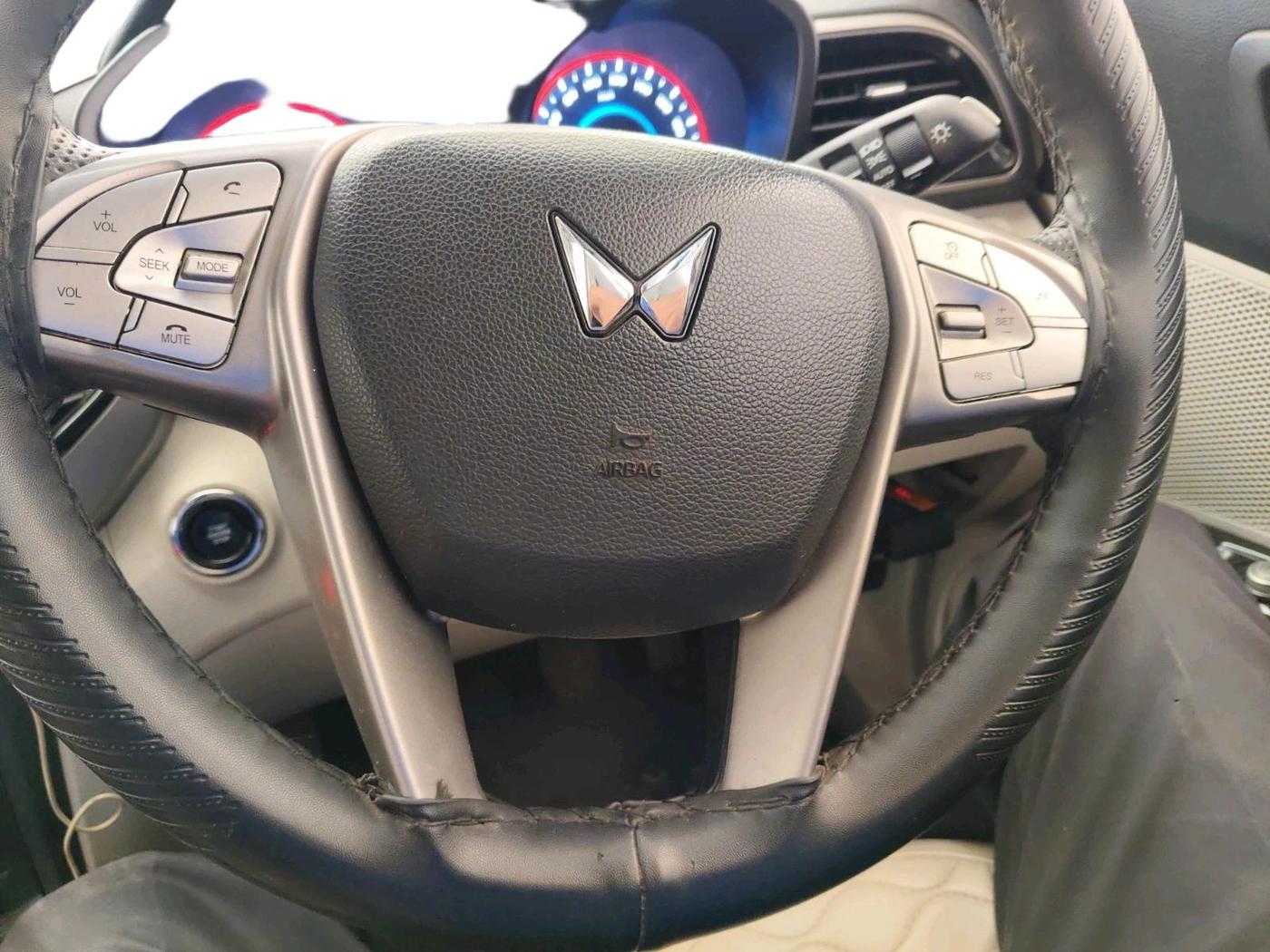2023 Mahindra XUV300 W8 1.5 DIESEL, Diesel, Manual, 44,493 km, interior