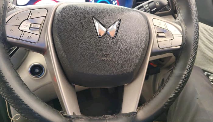 2023 Mahindra XUV300 W8 1.5 DIESEL, Diesel, Manual, 44,493 km, interior