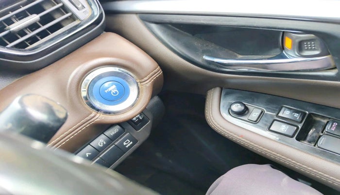 2023 Toyota URBAN CRUISER HYRYDER V HYBRID, Hybrid, Automatic, 1,49,552 km, interior