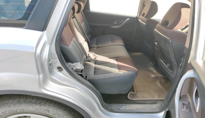 2015 Mahindra XUV500 W6, Diesel, Manual, 73,719 km, interior