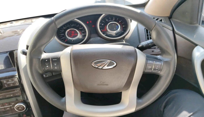 2015 Mahindra XUV500 W6, Diesel, Manual, 73,719 km, interior