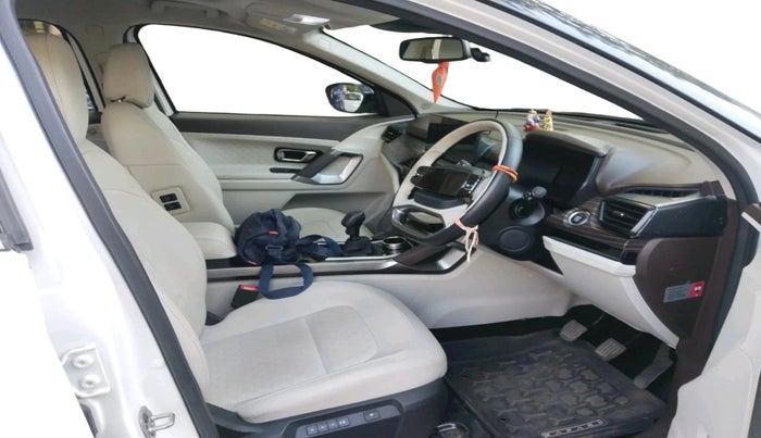 2024 Tata Safari ACCOMPLISHED DUAL TONE, Diesel, Manual, 19,523 km, interior