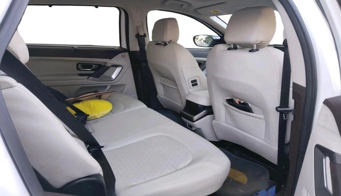 2024 Tata Safari ACCOMPLISHED DUAL TONE, Diesel, Manual, 19,523 km, interior