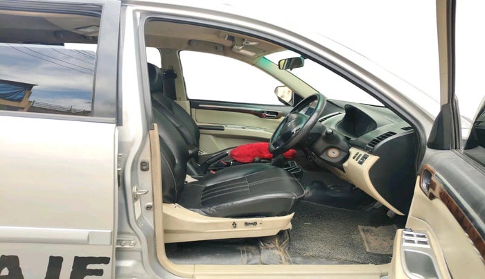 2014 Mitsubishi Pajero Sport 2.5 MT, Diesel, Manual, 1,28,024 km, interior