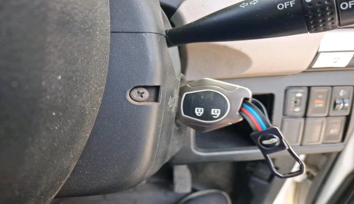 2013 Maruti Wagon R 1.0 LXI, CNG, Manual, 1,29,356 km, interior