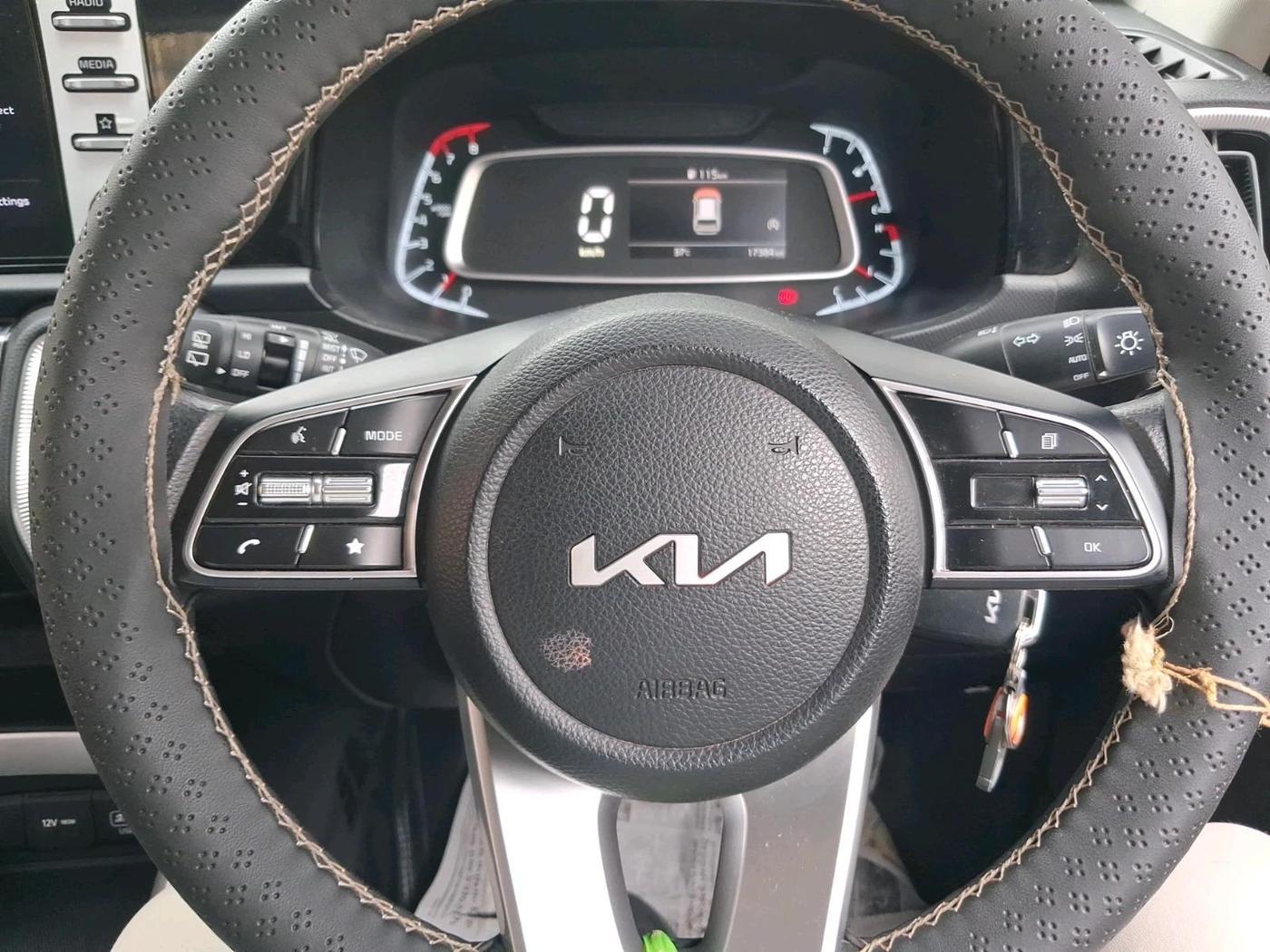 2024 KIA SONET HTK (O) 1.2 Petrol MT, CNG, Manual, 17,384 km, interior