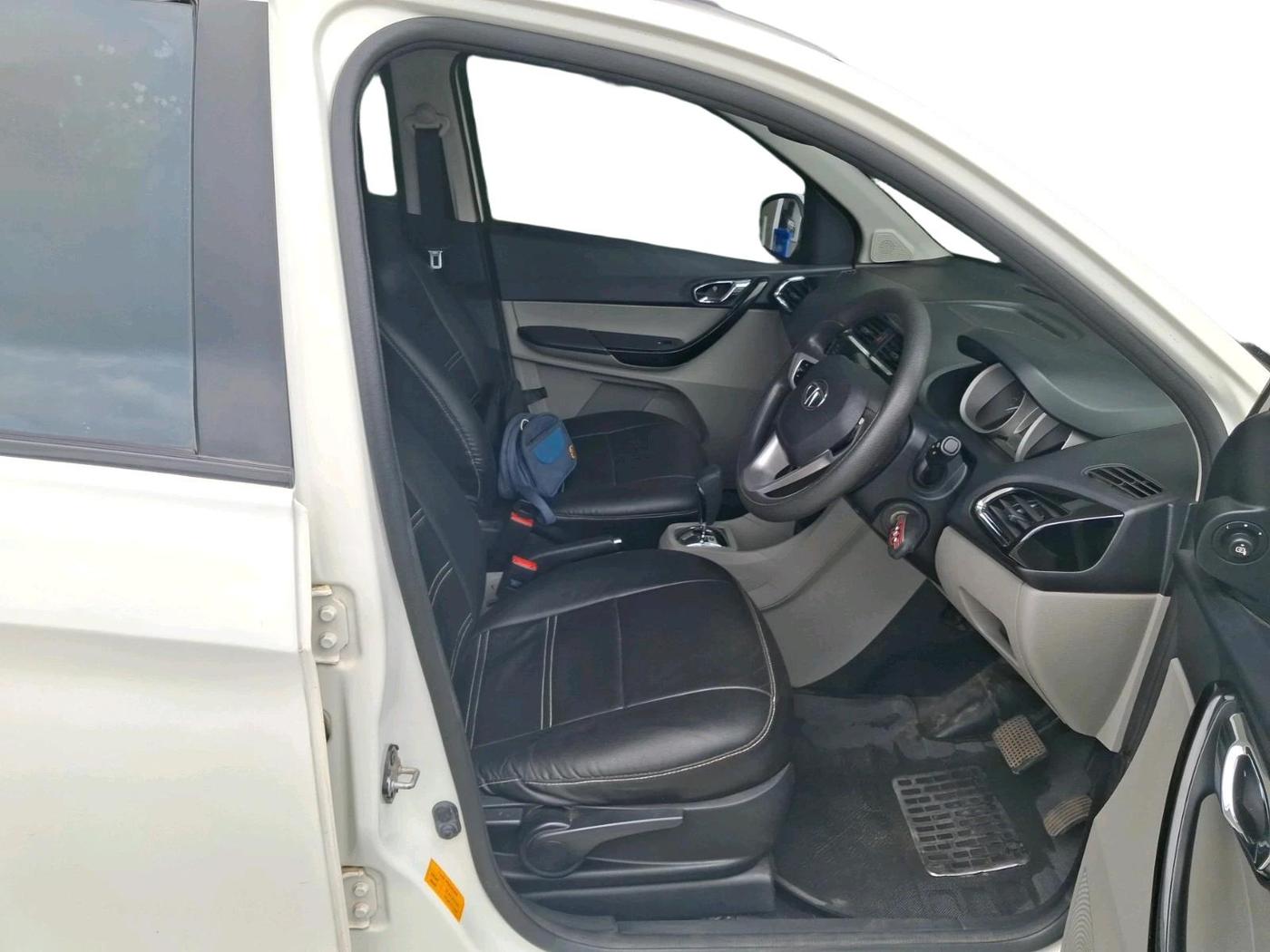 2017 Tata Tiago XZA PETROL, Petrol, Automatic, 52,719 km, interior