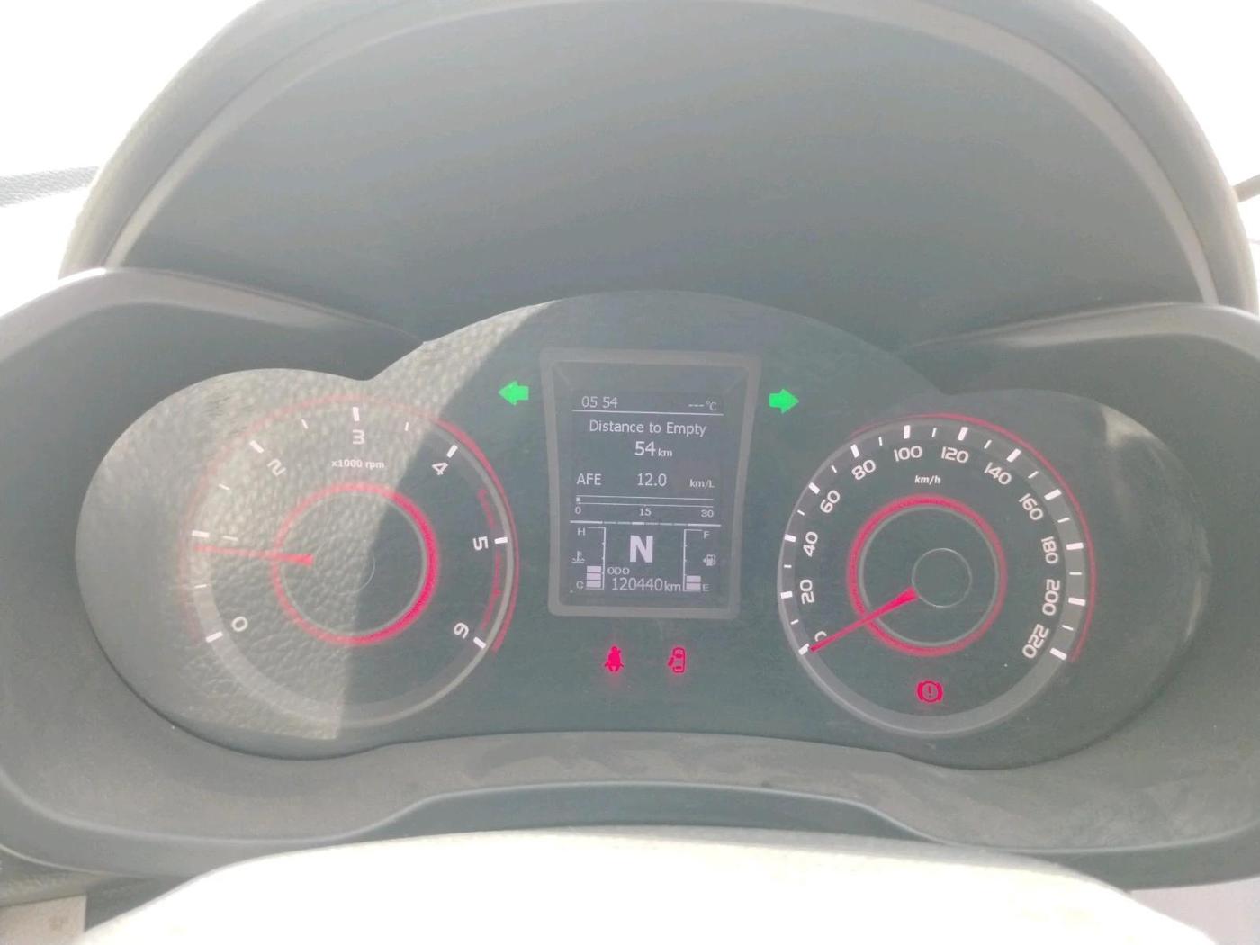 2019 Mahindra XUV300 W8 1.5 DIESEL, Diesel, Manual, 1,20,440 km, interior