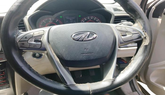 2019 Mahindra XUV300 W8 1.5 DIESEL, Diesel, Manual, 1,20,440 km, interior