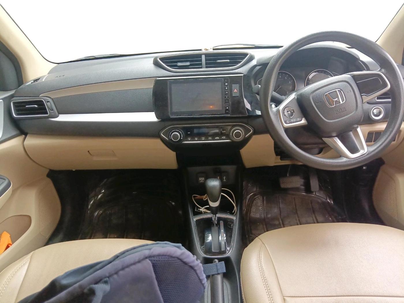 2022 Honda Amaze 1.2L I-VTEC VX CVT, Petrol, Automatic, 45,998 km, interior