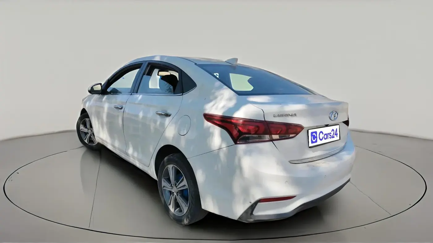 2018 Hyundai Verna 1.6 SX (O) CRDI MT, Diesel, Manual, 1,00,873 km, exterior