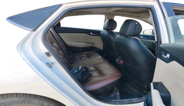 2018 Hyundai Verna 1.6 SX (O) CRDI MT, Diesel, Manual, 1,00,873 km, interior