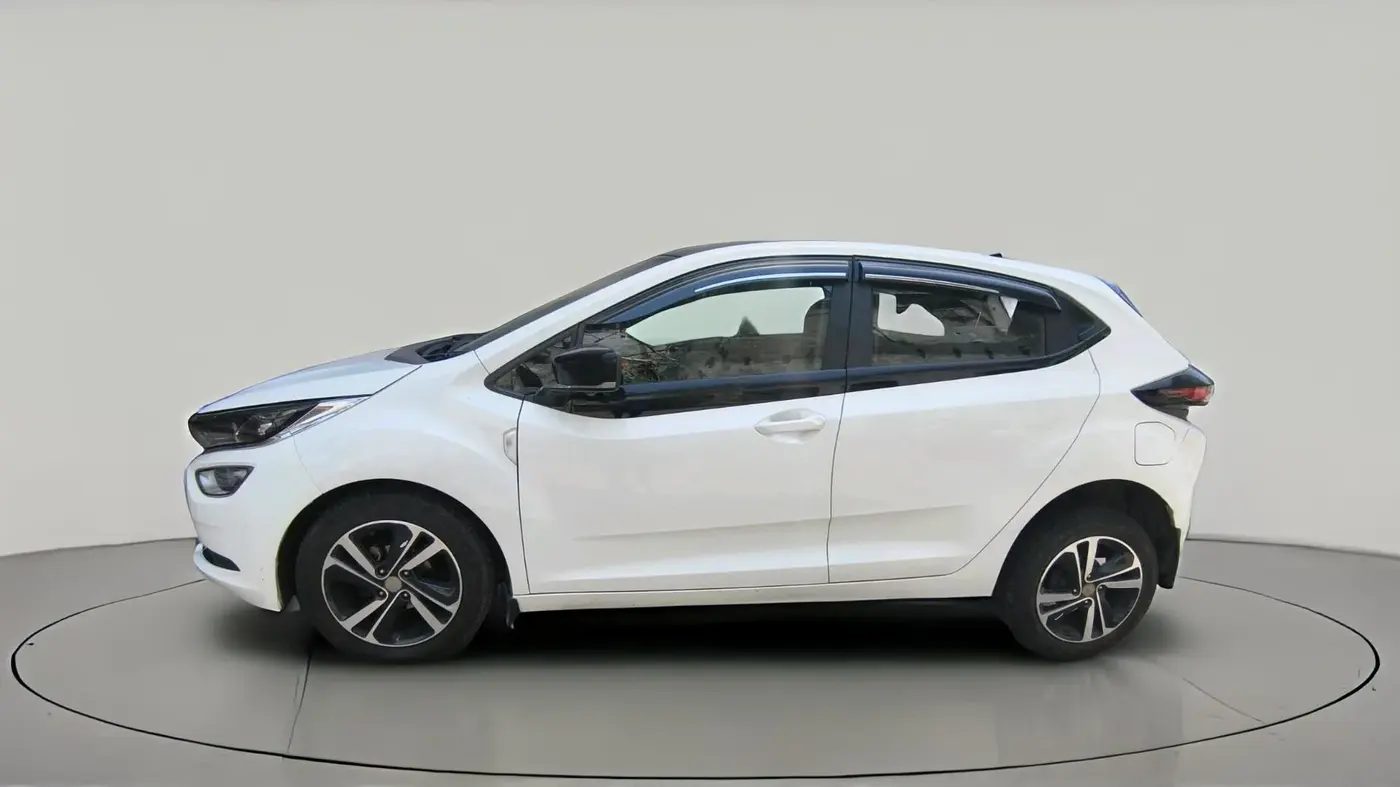 2024 Tata ALTROZ XZ + SUNROOF, Petrol, Manual, 17,859 km, exterior