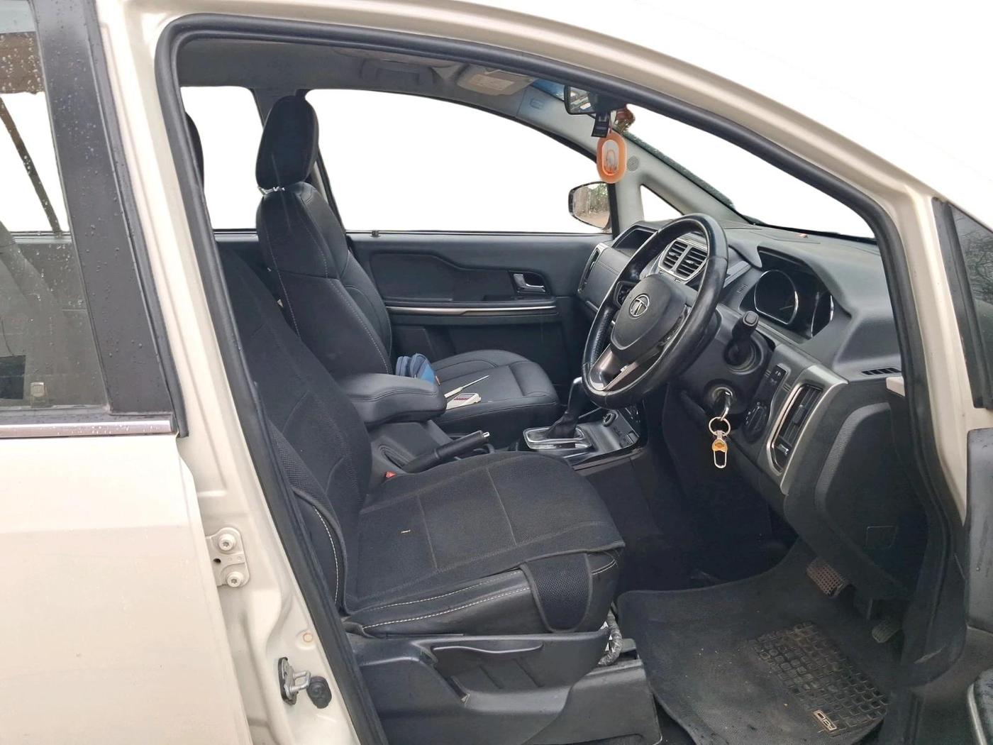 2017 Tata Hexa XTA 4X2 7 STR, Diesel, Automatic, 1,03,125 km, interior