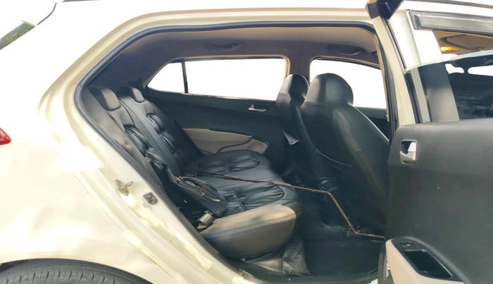 2014 Hyundai Grand i10 SPORTZ 1.1 CRDI, Diesel, Manual, 60,265 km, interior