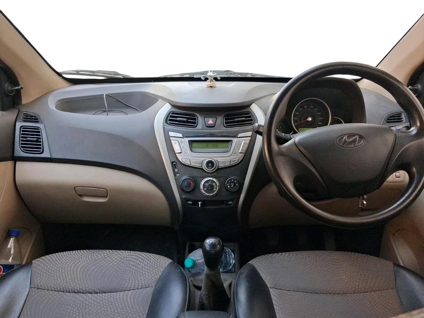 2016 Hyundai Eon MAGNA +, Petrol, Manual, 74,960 km, interior