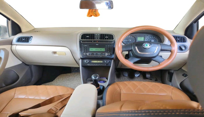 2012 Skoda Rapid ELEGANCE 1.6 TDI CR MT, Diesel, Manual, 85,313 km, interior