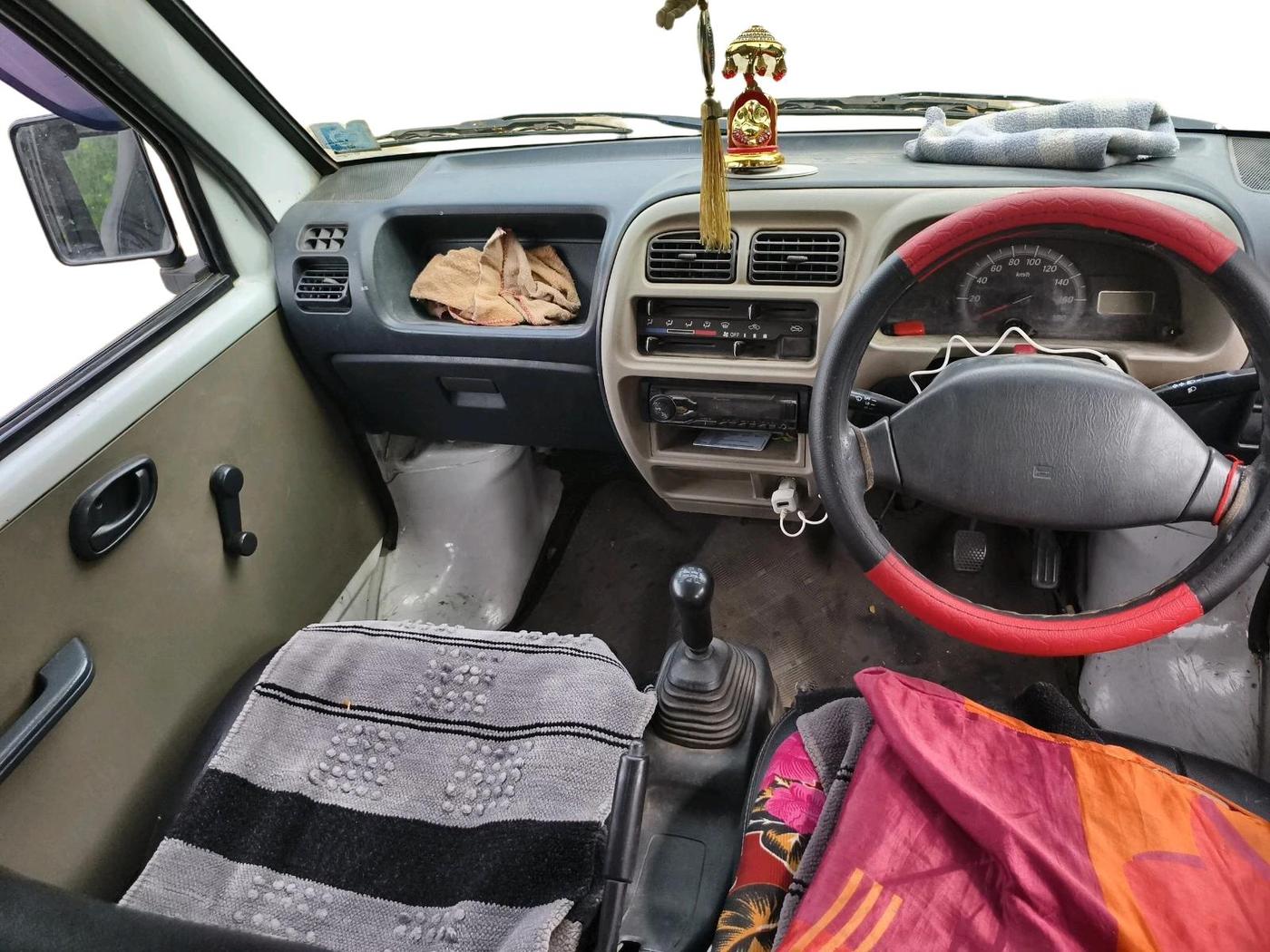 2016 Maruti Eeco 7 STR, CNG, Manual, 1,43,500 km, interior