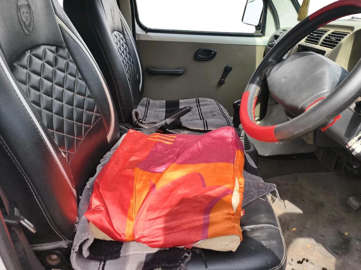 2016 Maruti Eeco 7 STR, CNG, Manual, 1,43,500 km, interior