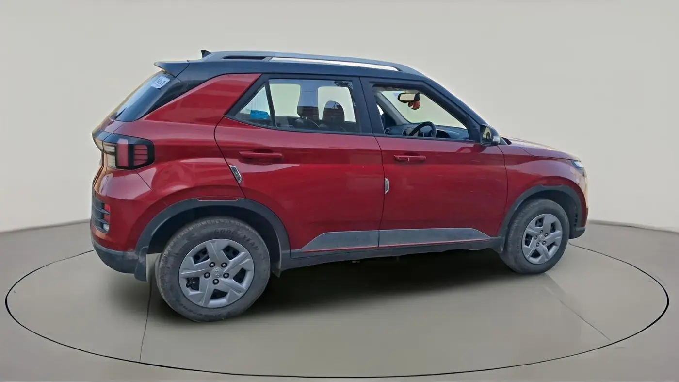 2022 Hyundai VENUE SX 1.2 PETROL DUAL TONE, Petrol, Manual, 13,500 km, exterior