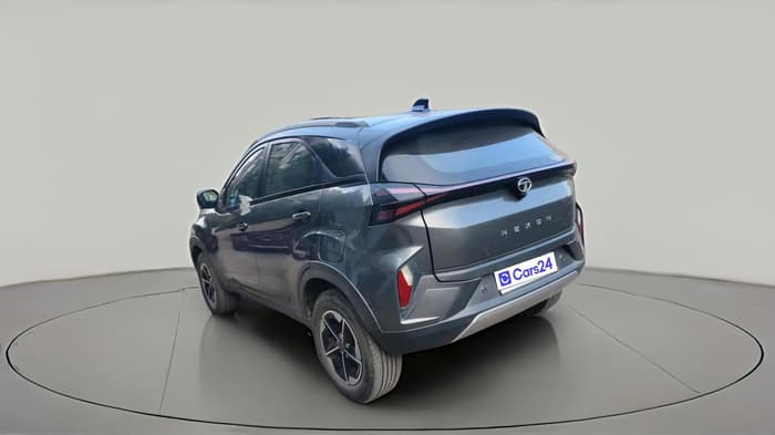 2023 Tata NEXON FEARLESS + SUNROOF DCA DUAL TONE 1.2 PETROL, Petrol, Automatic, 27,994 km, exterior