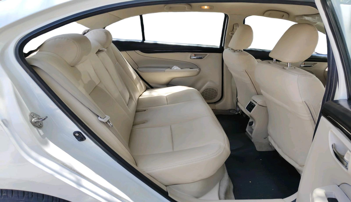 2015 Maruti Ciaz ZDI+ SHVS, Diesel, Manual, 1,19,842 km, interior