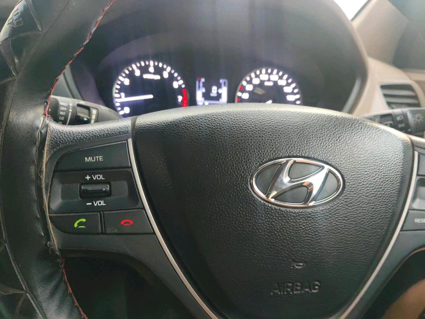 2017 Hyundai Elite i20 SPORTZ 1.2, CNG, Manual, 1,14,211 km, interior