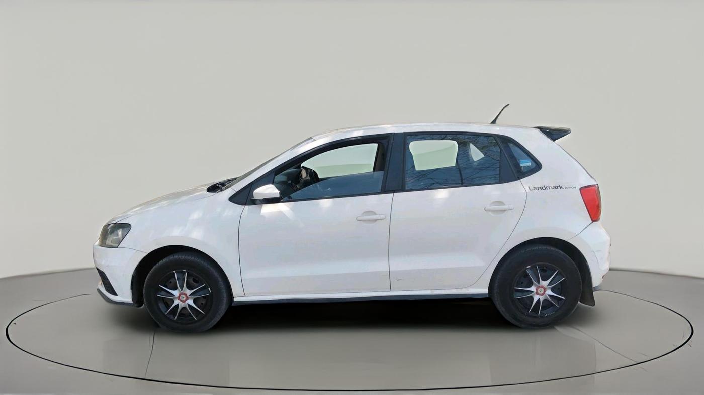 2020 Volkswagen Polo TRENDLINE 1.0L, CNG, Manual, 1,19,198 km, exterior